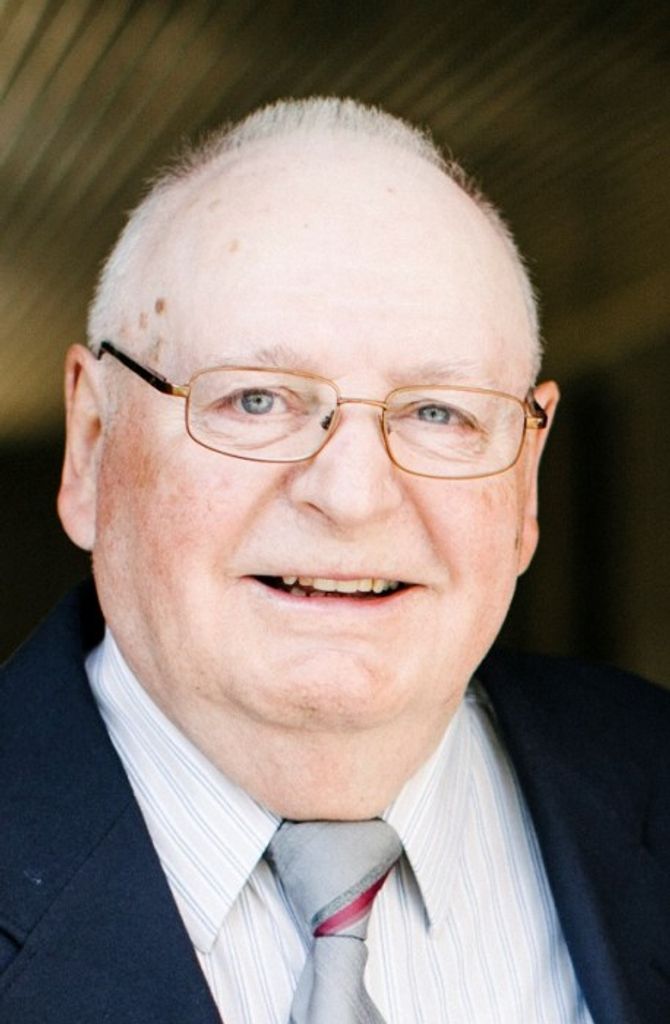 Dennes L. Papenfuss