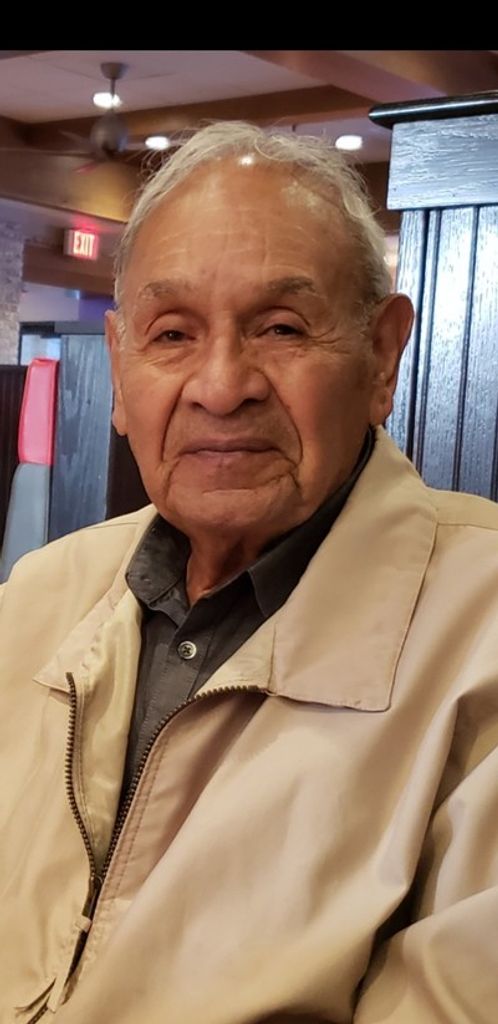 Louis Chavez Profile Photo