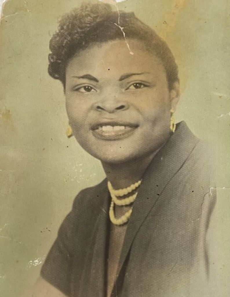 Mae Simmons
