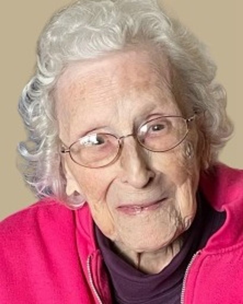 Mary Julia Grzelak Profile Photo