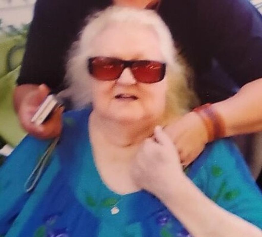 Linda Bates Profile Photo