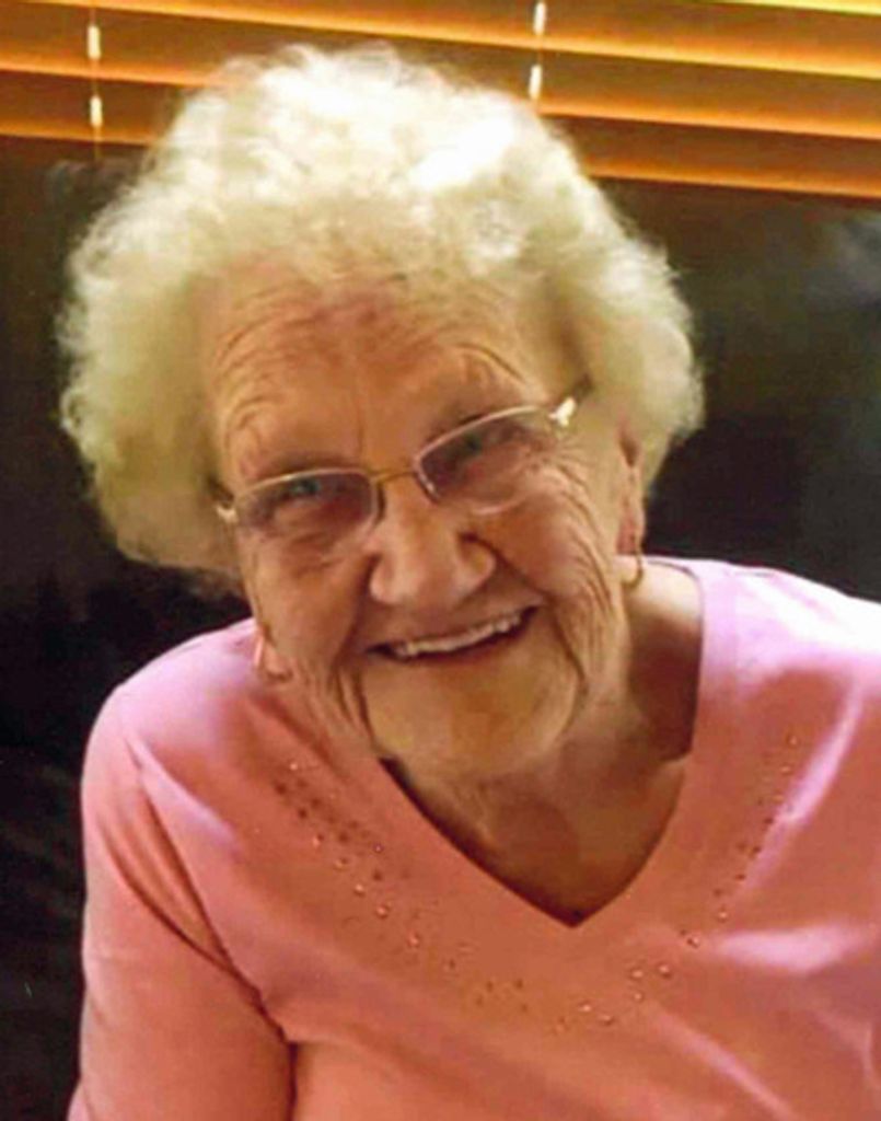 Evelyn Ruth Von Holdt