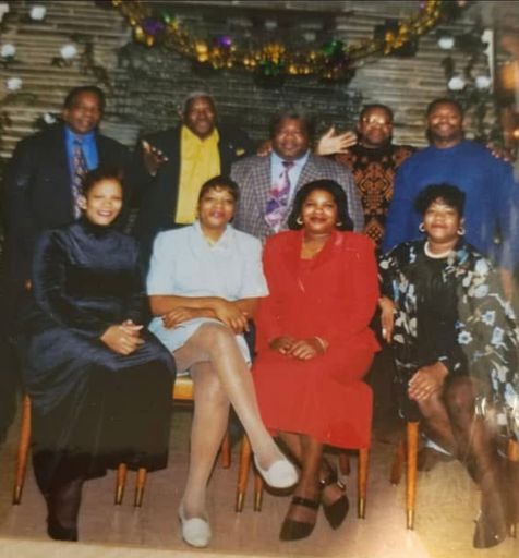 Brenda Thomas photo gallery thumbnail 16 of 36
