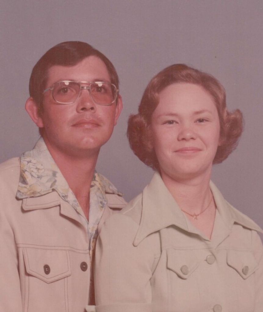 Linda Susan (Walker)  Knowles