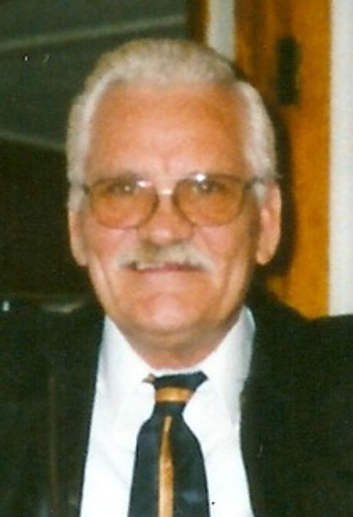 Robert "Bob" Woosley