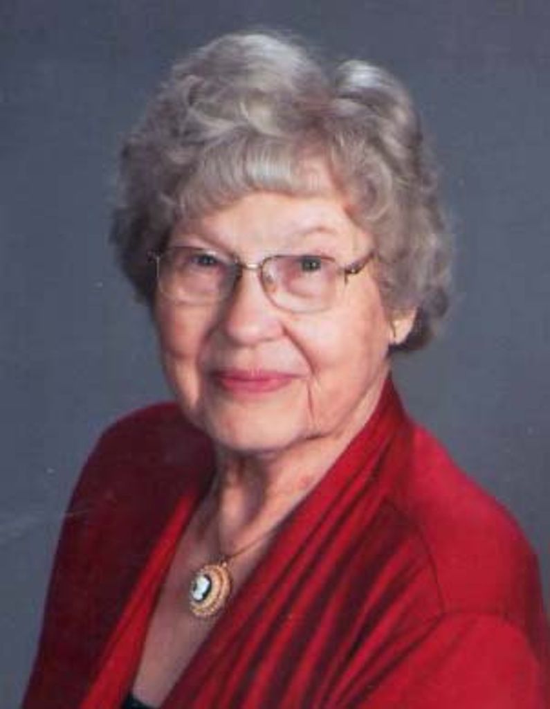 Mae (Vander Hoek)  Riley