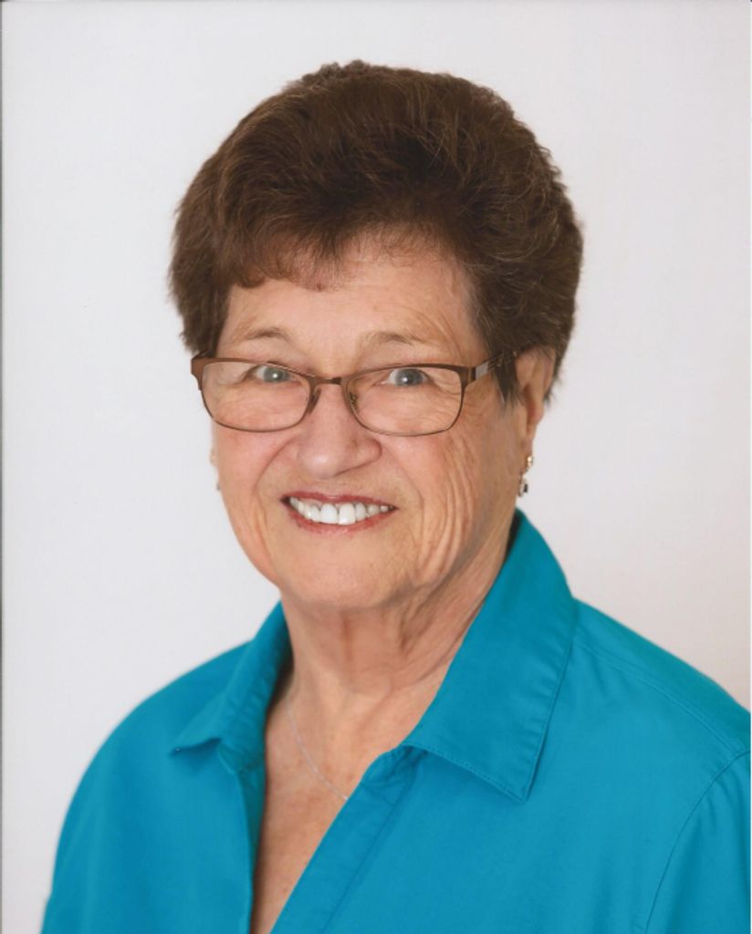 Janice Jean (Holets)  Linn Profile Photo