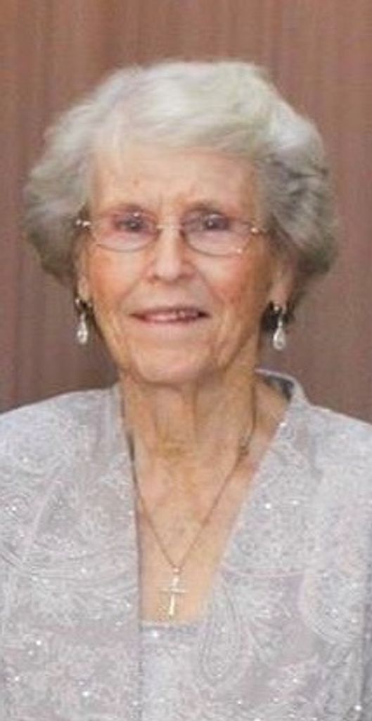 Juanita "Nita" M. (Marie)  Iverson