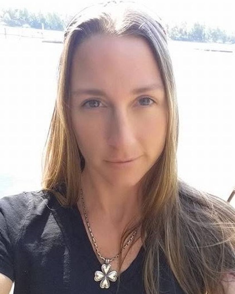 Lisa Arianna Niemyer Profile Photo