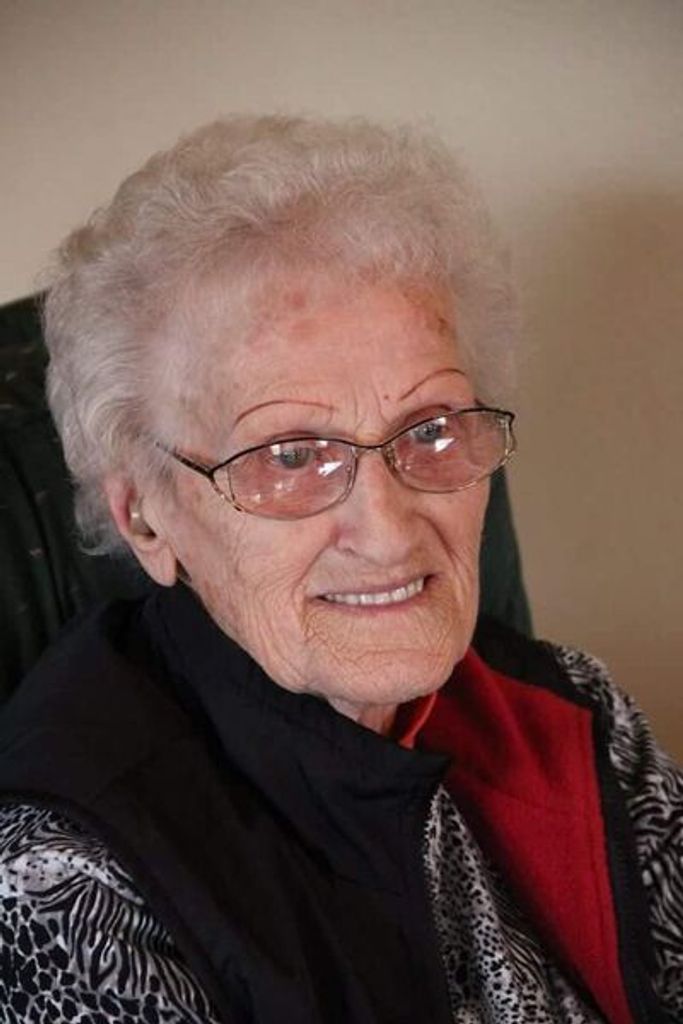 Ladene Altena Profile Photo