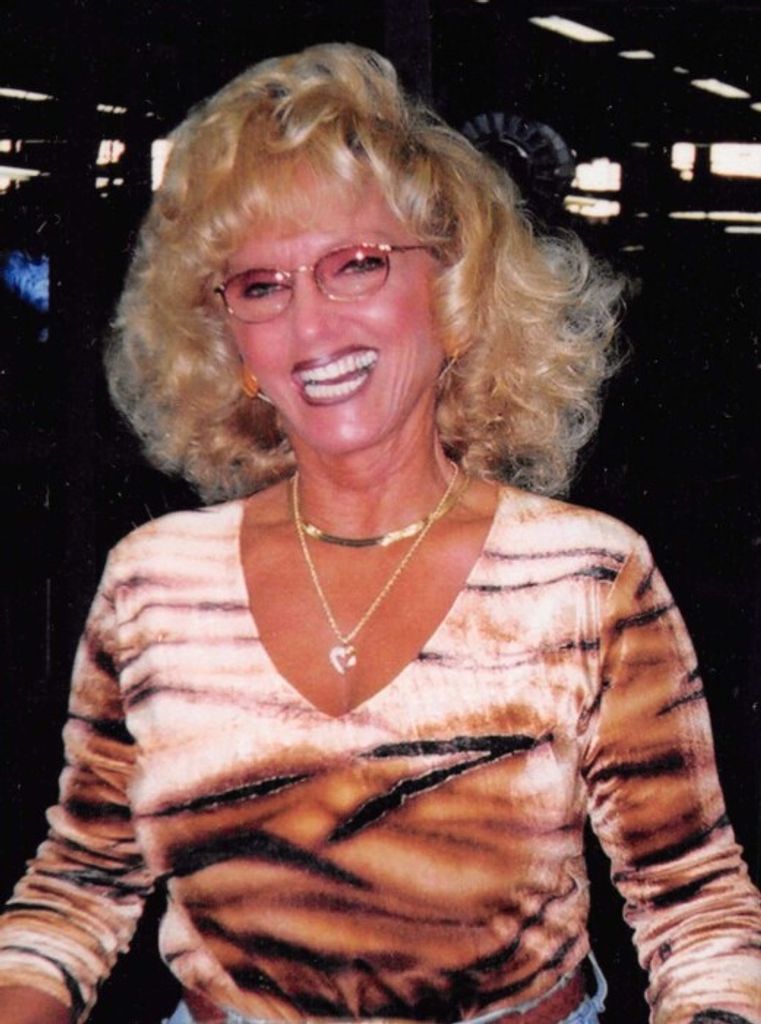 Cleona "Liz" (Mooney)  Maynard Profile Photo