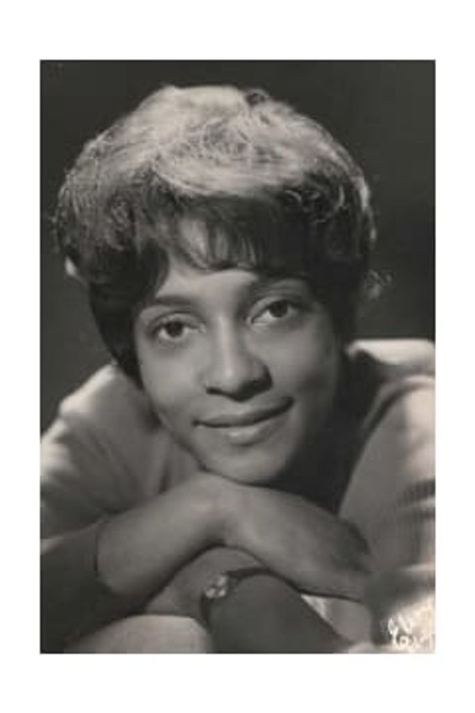 Ms. Sarah  Hamilton