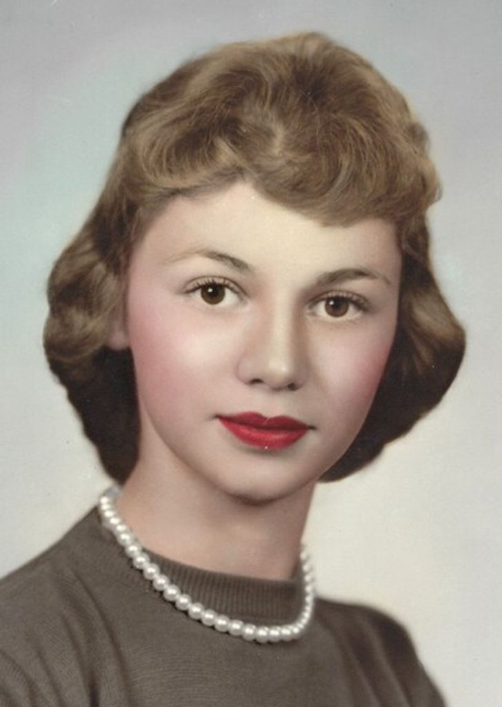 Sandra "Sandi" Standke Profile Photo