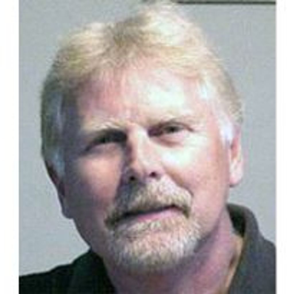 Robert D. Lindsey Profile Photo