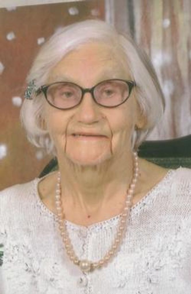 Anna Entzie Profile Photo