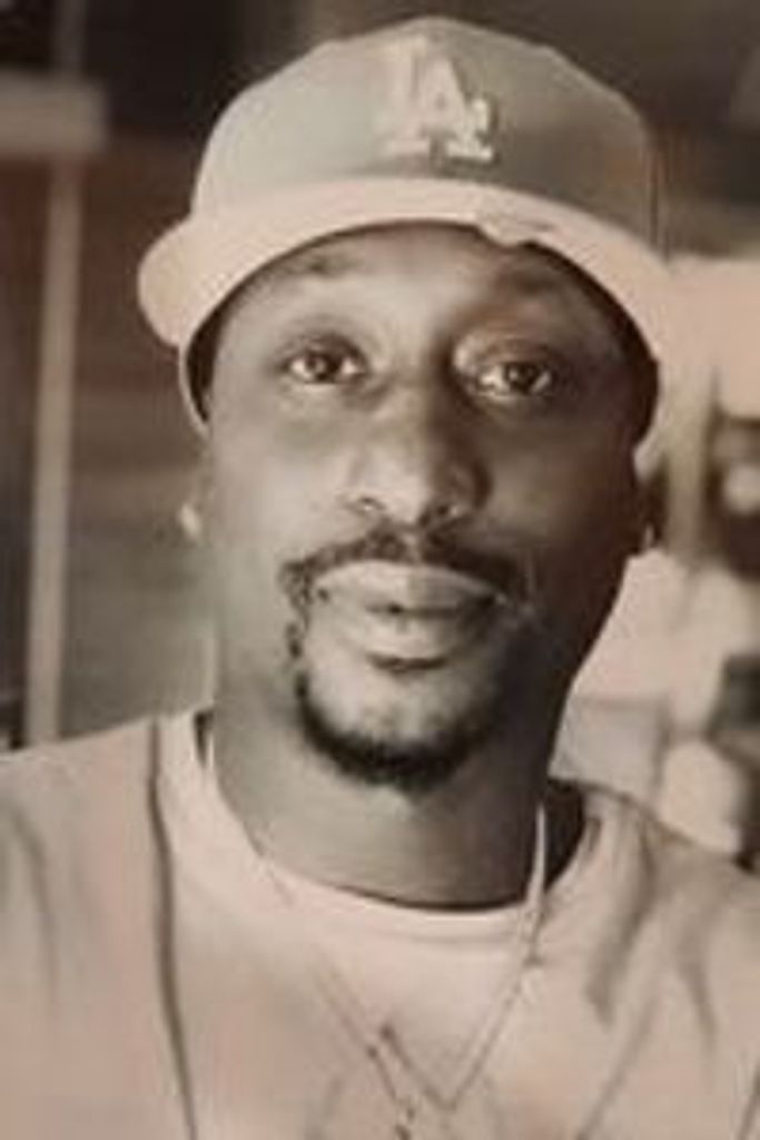 Desmond Sloan Profile Photo