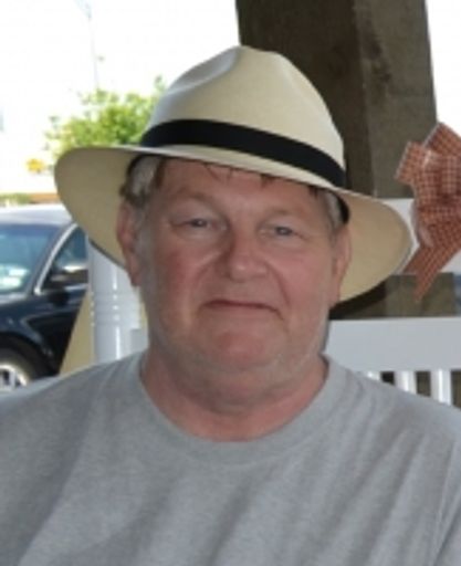 Dan Craig Glass Profile Photo