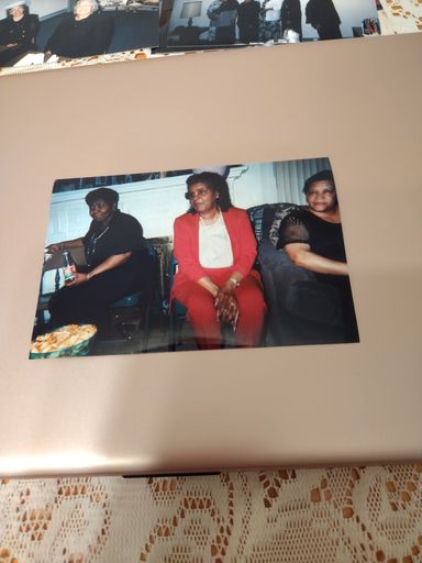 Mozell Collins photo gallery thumbnail 12 of 45