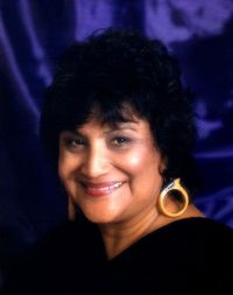 Esther Regina Salazar