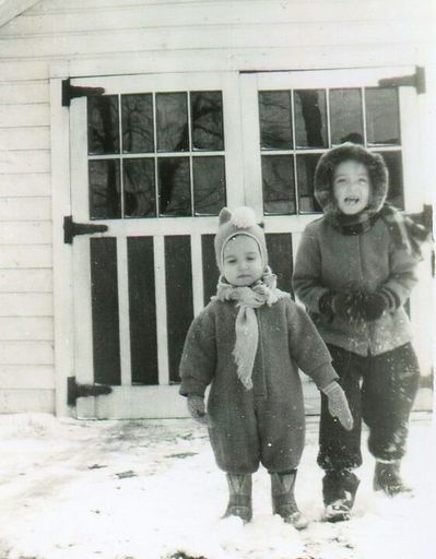 Roberta Seavey photo gallery thumbnail 24 of 61