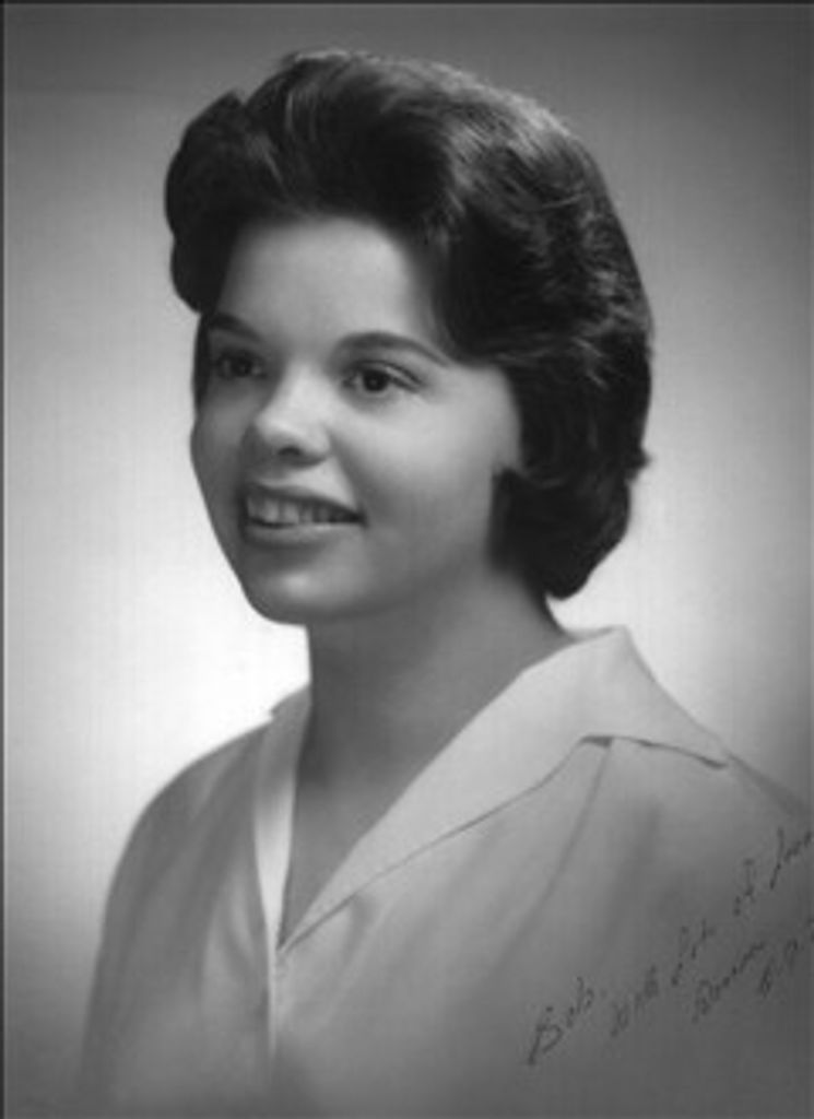Donna Elizabeth Andrews Profile Photo