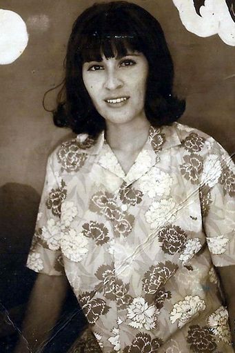 Yolanda C. Gonzalez photo gallery thumbnail 9 of 357