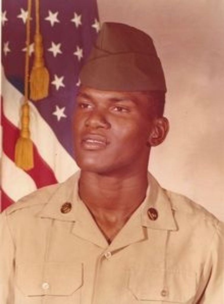 Mr Larry Thomas