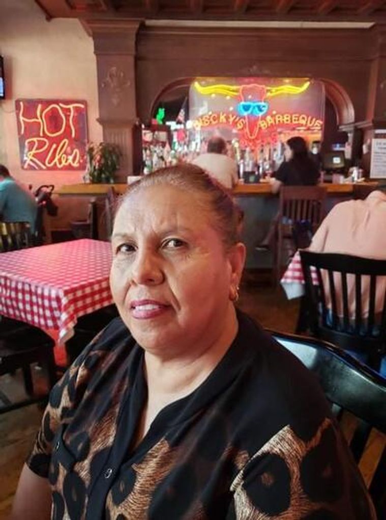 Elena Navarrete Profile Photo