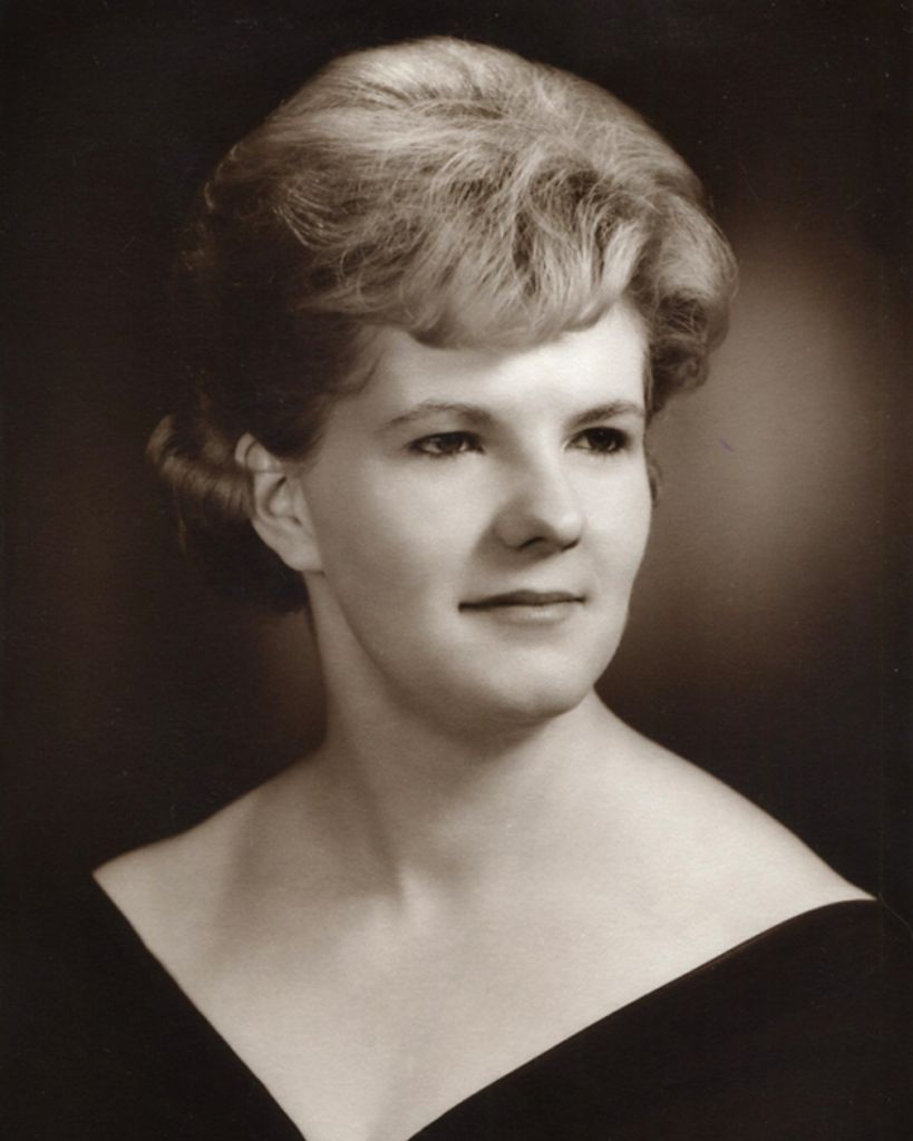 Elena Howell