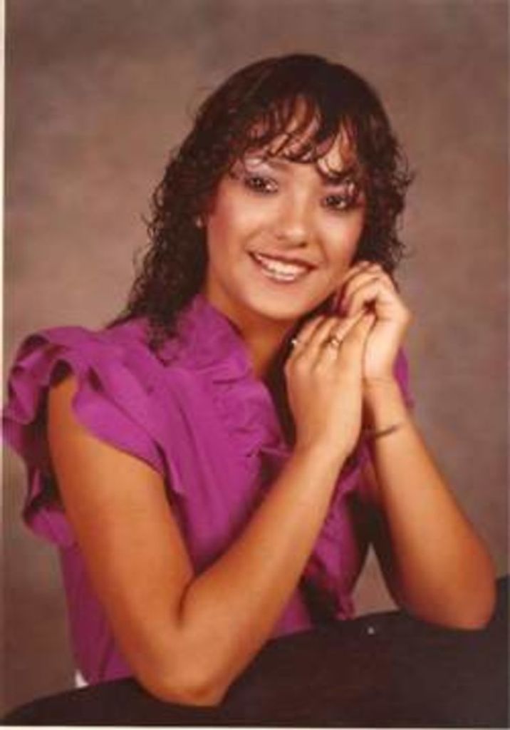 Hermelinda Flores Cummins
