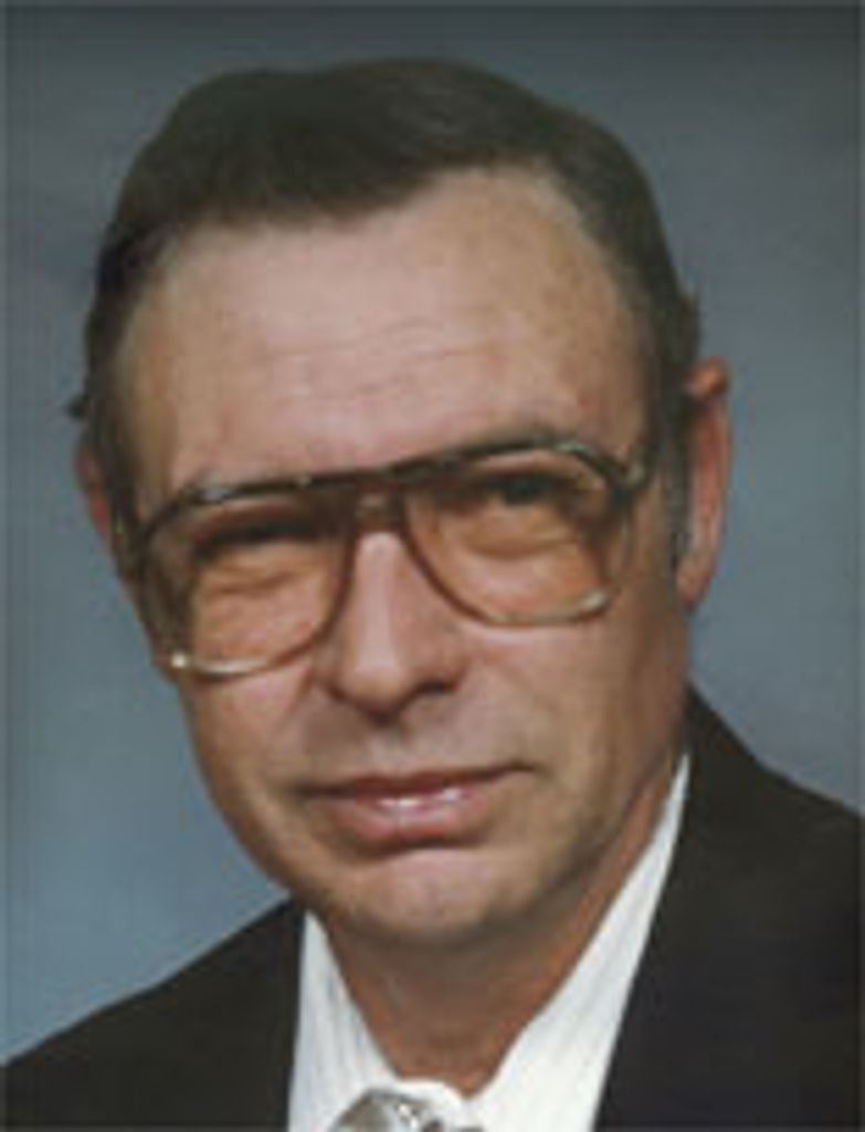 Kenneth E. Deetz