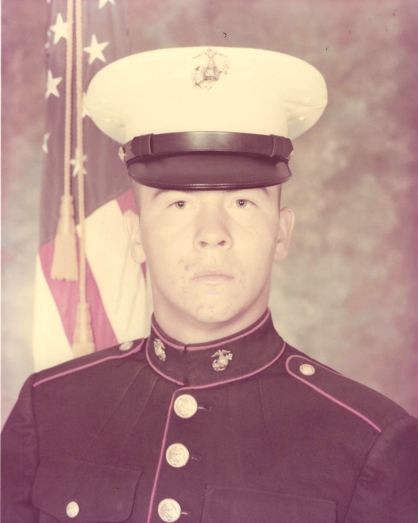 Robert Damion Desjarlais, Jr. Profile Photo