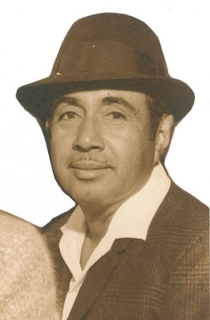 Simon Leos Profile Photo