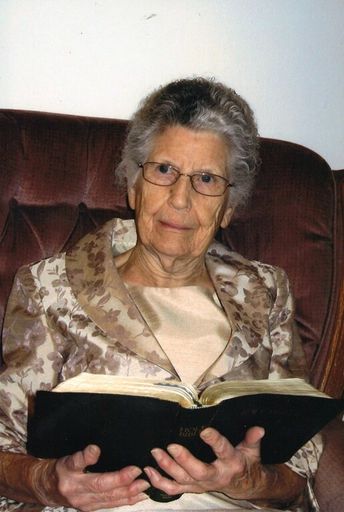 Dora "Maebell" Patterson photo gallery thumbnail 1 of 1