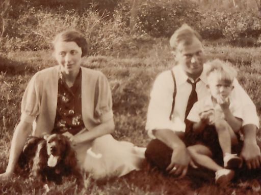 Ronald Merle Paine photo gallery thumbnail 32 of 91