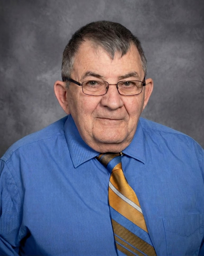 Raymond Fischer's obituary image