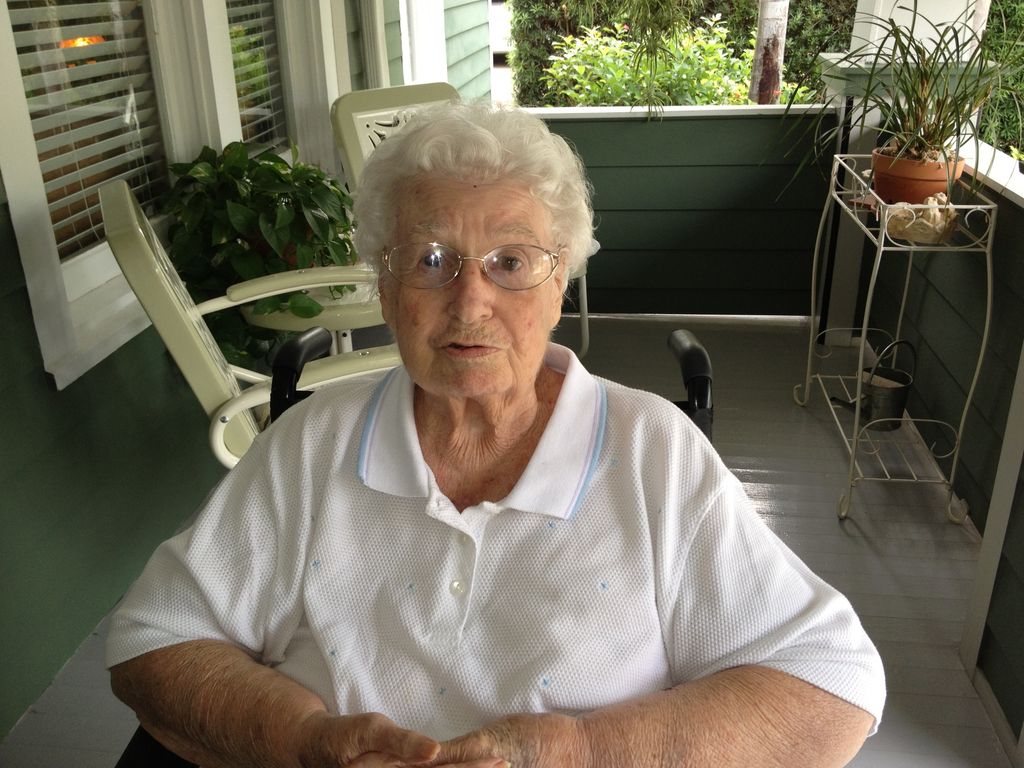 Gloria Maxine Grouzos Profile Photo