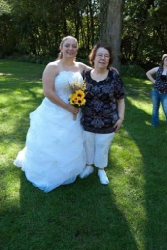 Theda Rae Berry photo gallery thumbnail 3 of 4