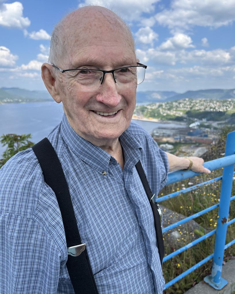 Donald Garfield Locke Profile Photo