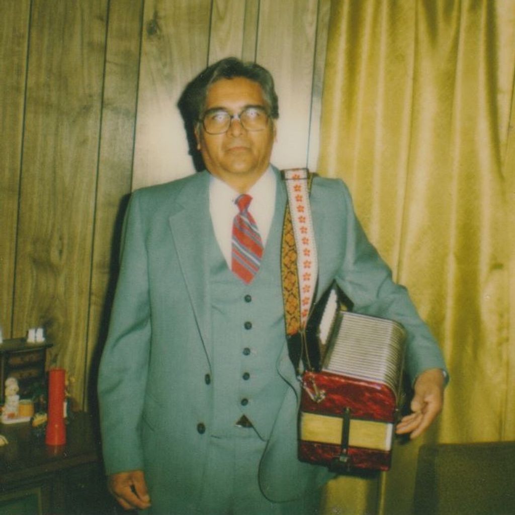 Mike Leos Villarrial Profile Photo