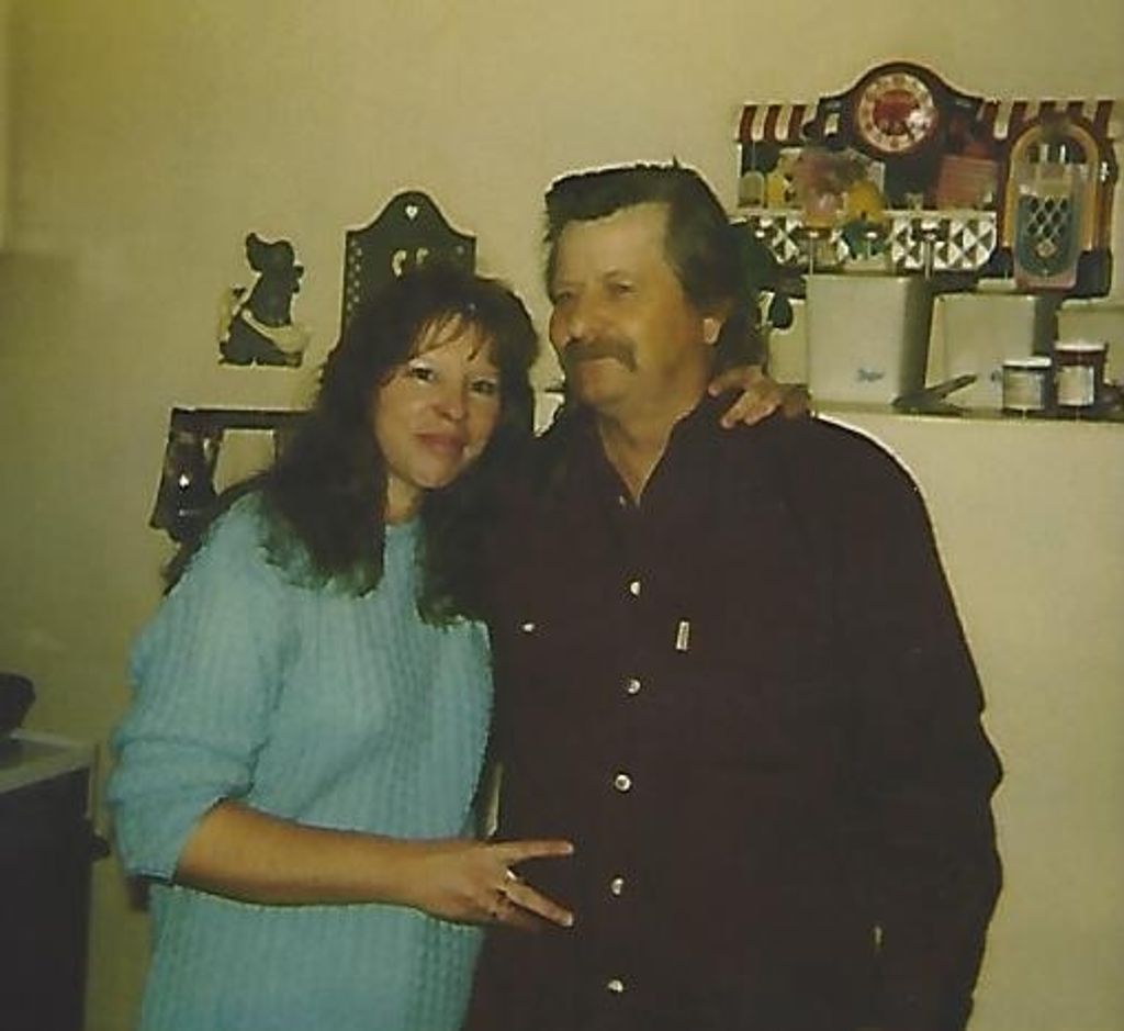 Bobby Lynden Webb Profile Photo