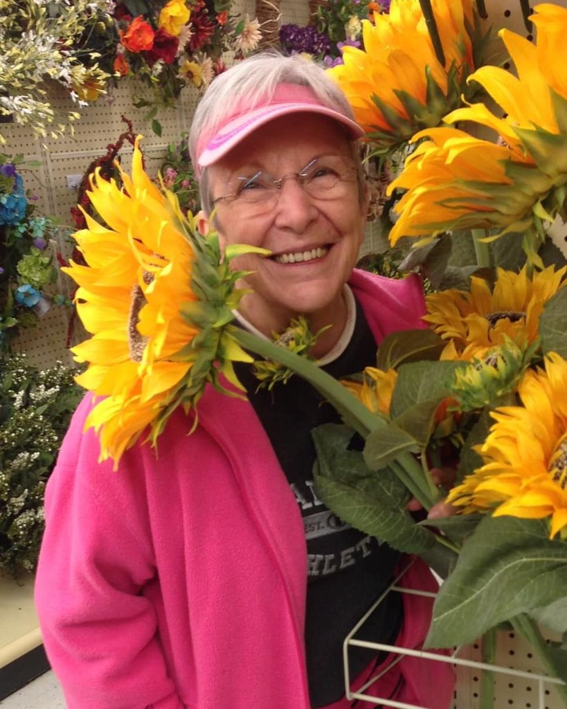 Donna Lee Holley Profile Photo