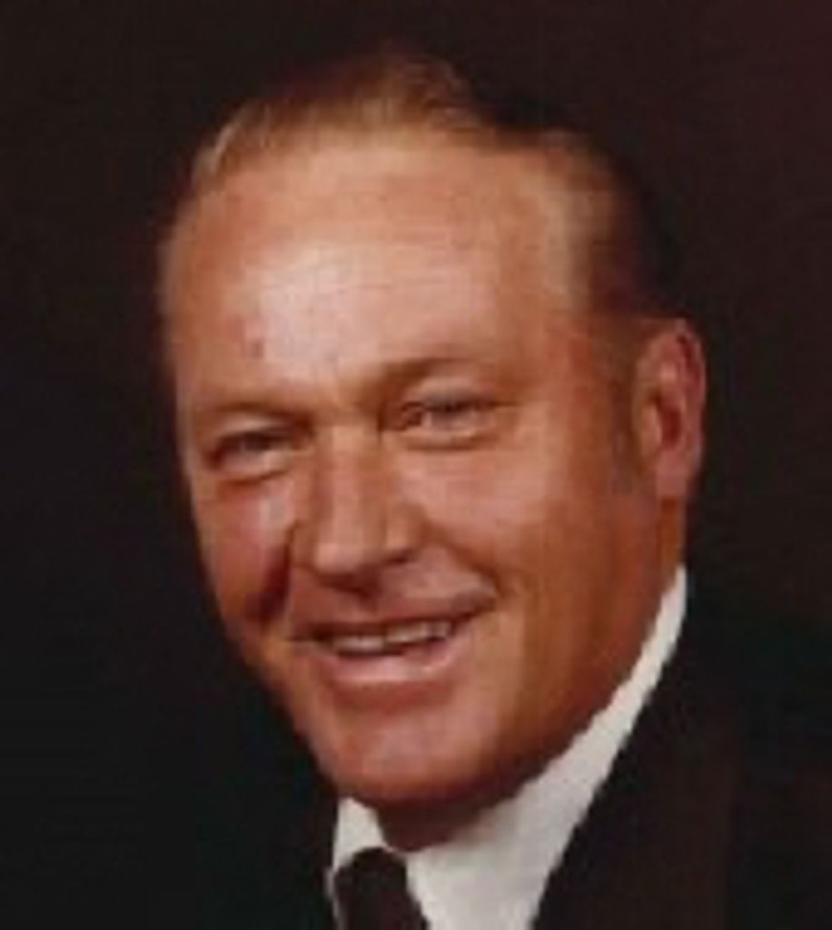 Escar Lackey