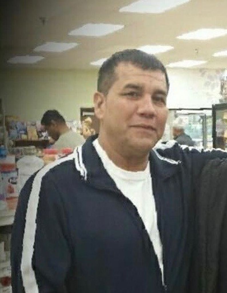 Moses Flores Profile Photo
