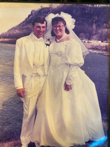 Lora Jean Keller photo gallery thumbnail 44 of 72