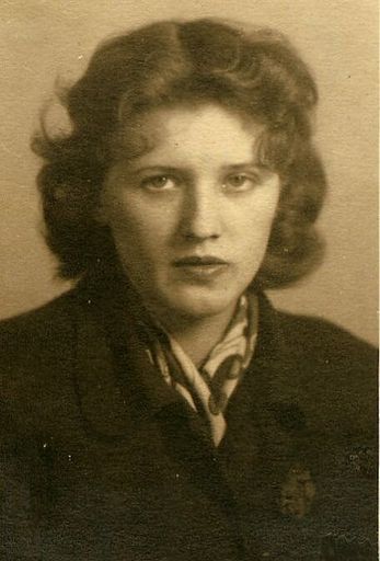 Ilse Wilson photo gallery thumbnail 9 of 86