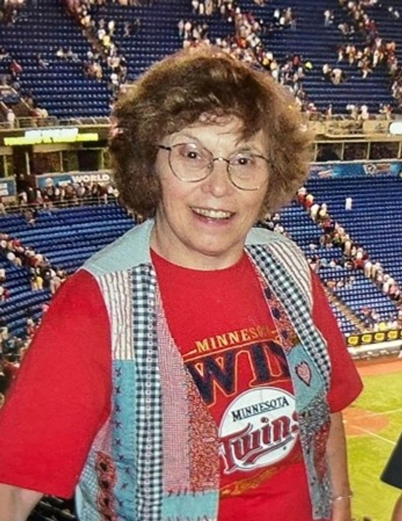 Dorothy Maxine Holecek