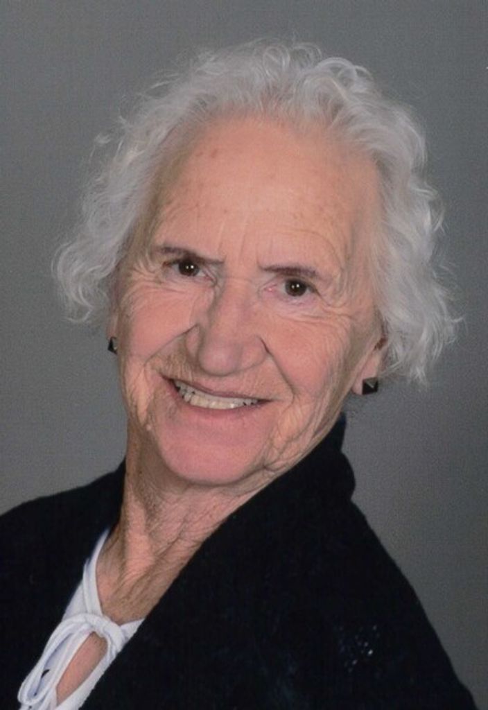 Helen Marie (Schmitt) Henrich Profile Photo