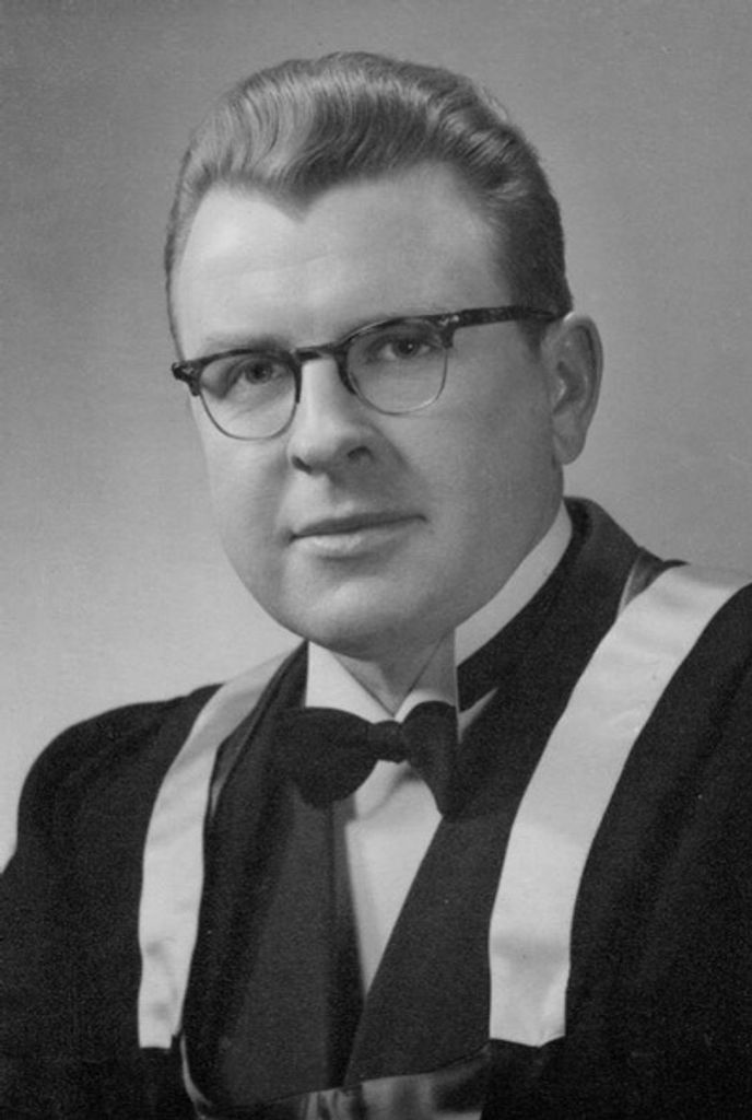 Dr. E.R. "Mac" Mcisaac