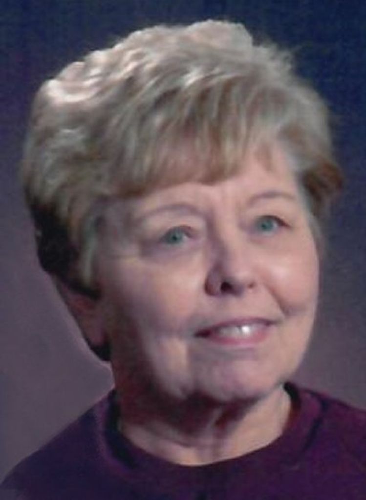 Phyllis Elaine (Born)  Helt